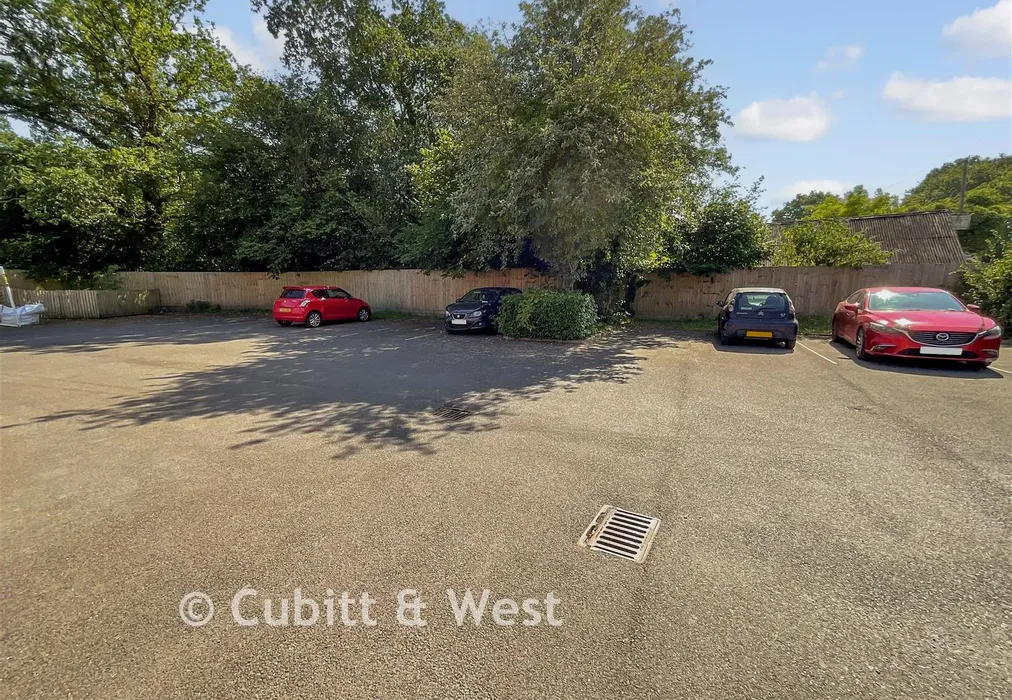 Parking - Goldbridge Road, Piltdown, Uckfield, East Sussex - Wards of Kent