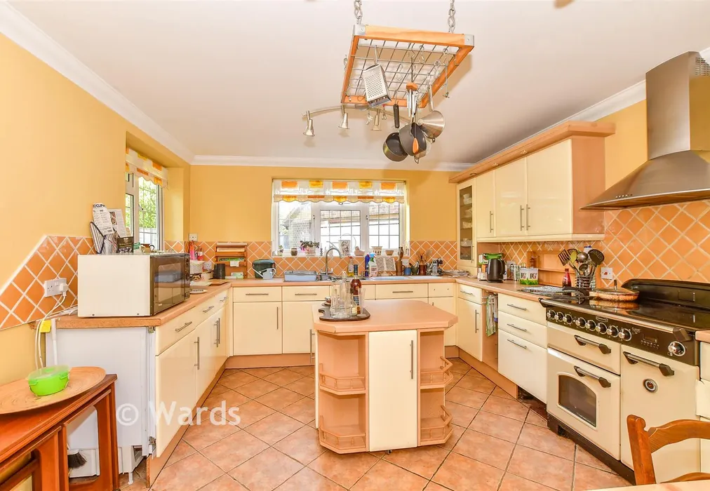 Kitchen - Ashford Road, St. Michaels, Tenterden, Kent - Wards of Kent