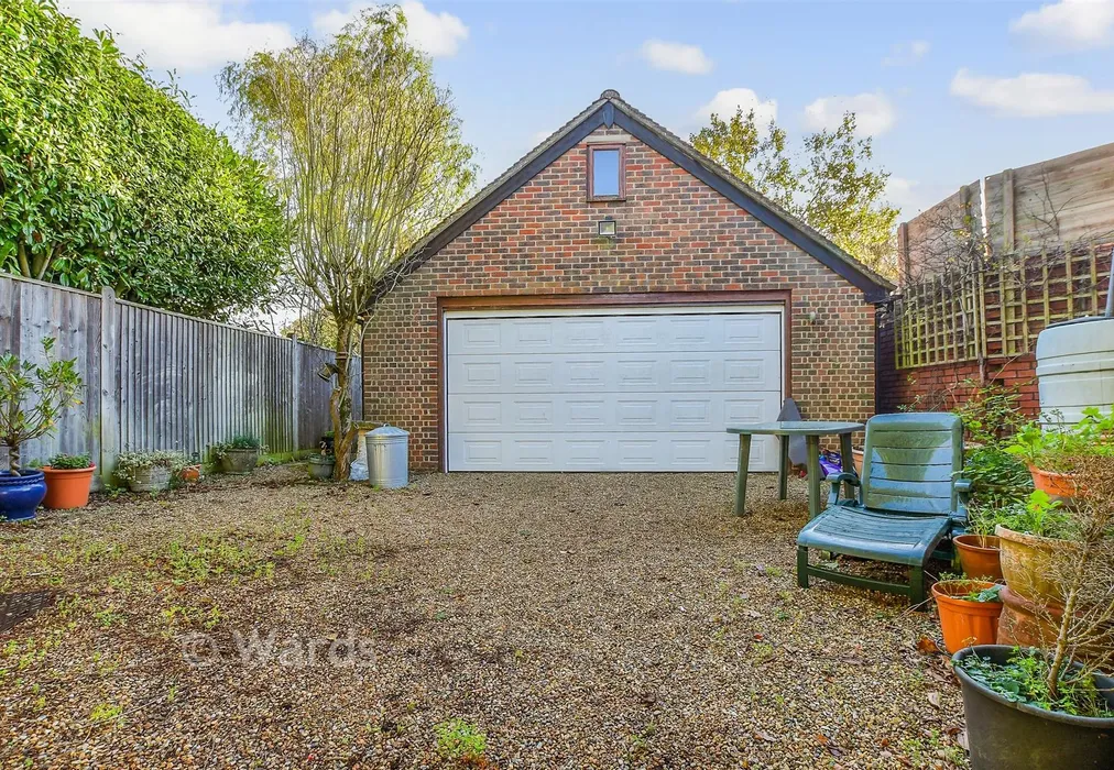 Garage - Ashford Road, St. Michaels, Tenterden, Kent - Wards of Kent