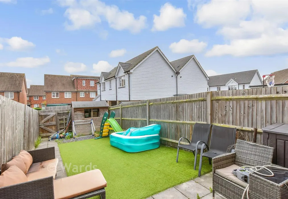 Rear Garden - Wainscott, Rochester, Kent - Wards of Kent