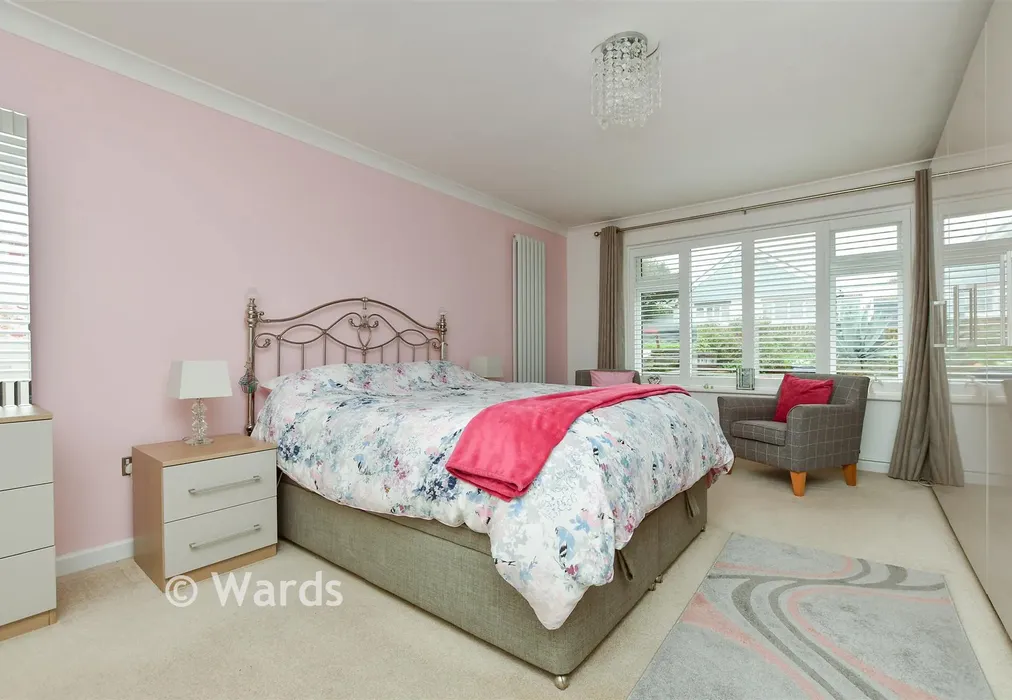 Bedroom 1 - Kings Avenue, Broadstairs, Kent - Wards of Kent