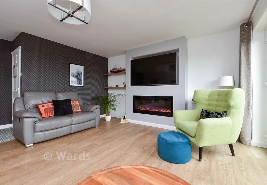 Lounge - Kings Avenue, Broadstairs, Kent - Wards of Kent