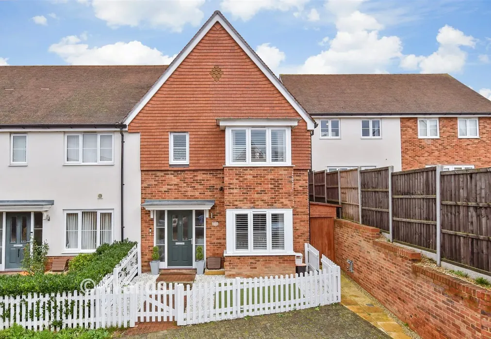 External (Web) - Tram Way, Wouldham, Rochester, Kent - Wards of Kent