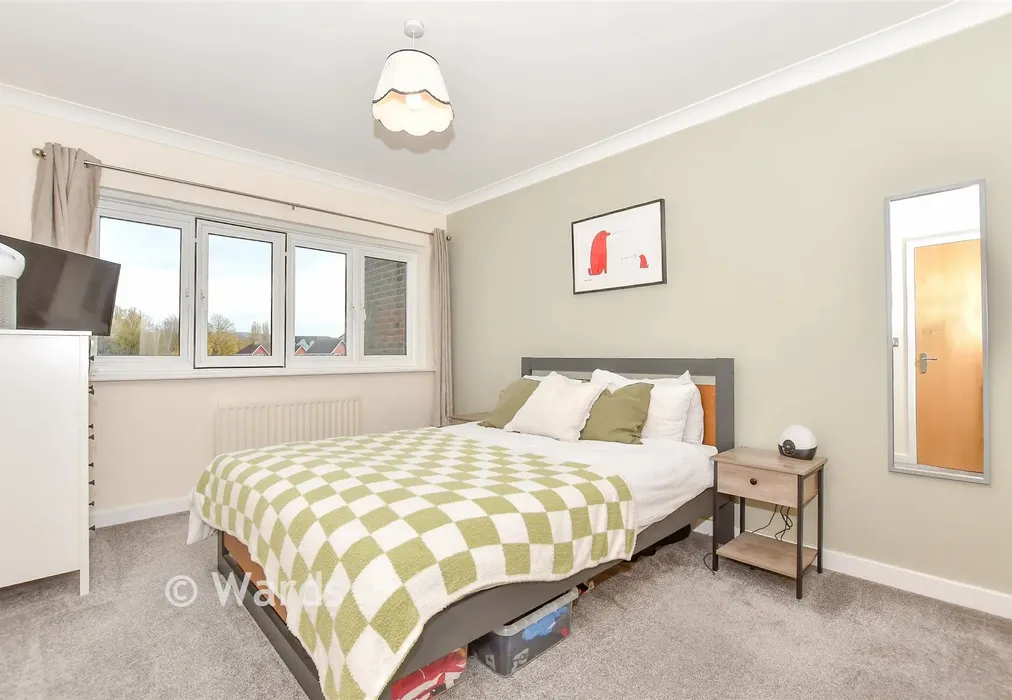 Bedroom 1 - The Lakes, Larkfield, Kent - Wards of Kent