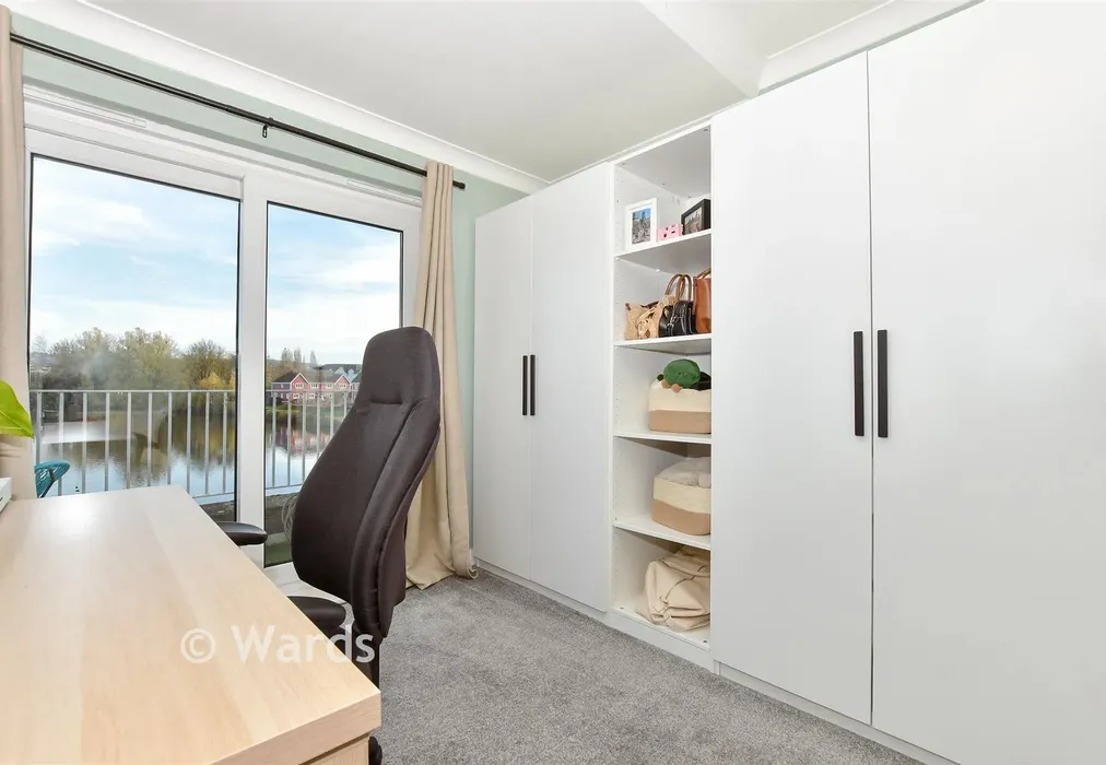 Bedroom 2 - The Lakes, Larkfield, Kent - Wards of Kent