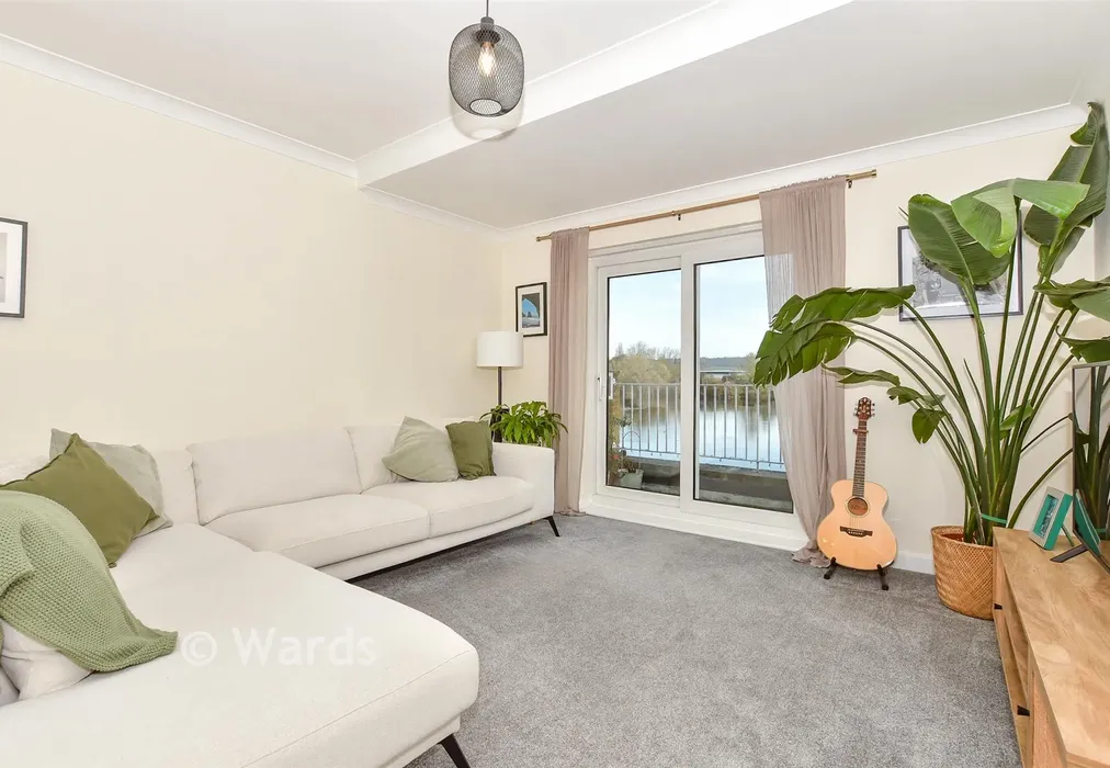 Lounge - The Lakes, Larkfield, Kent - Wards of Kent