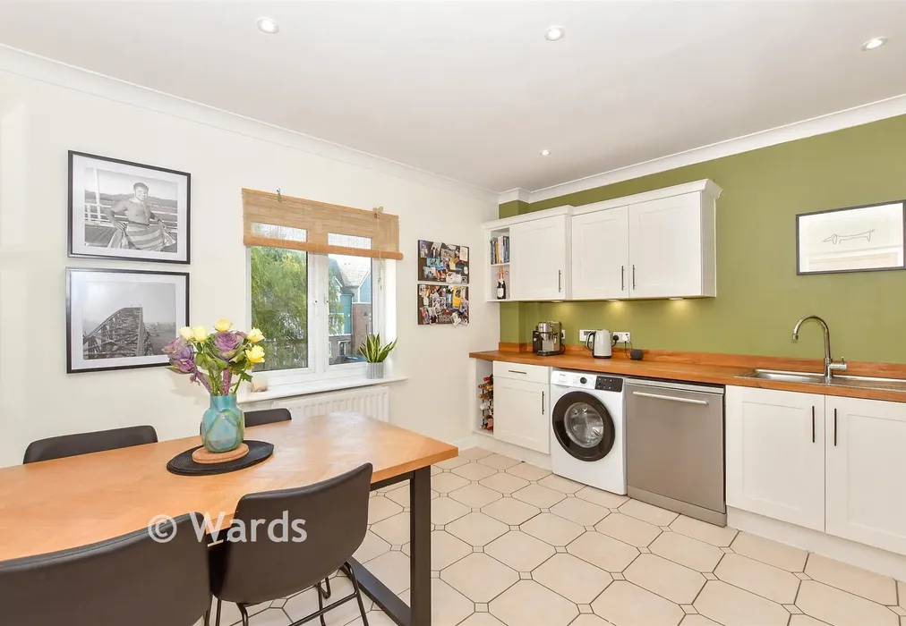 Kitchen/Diner - The Lakes, Larkfield, Kent - Wards of Kent