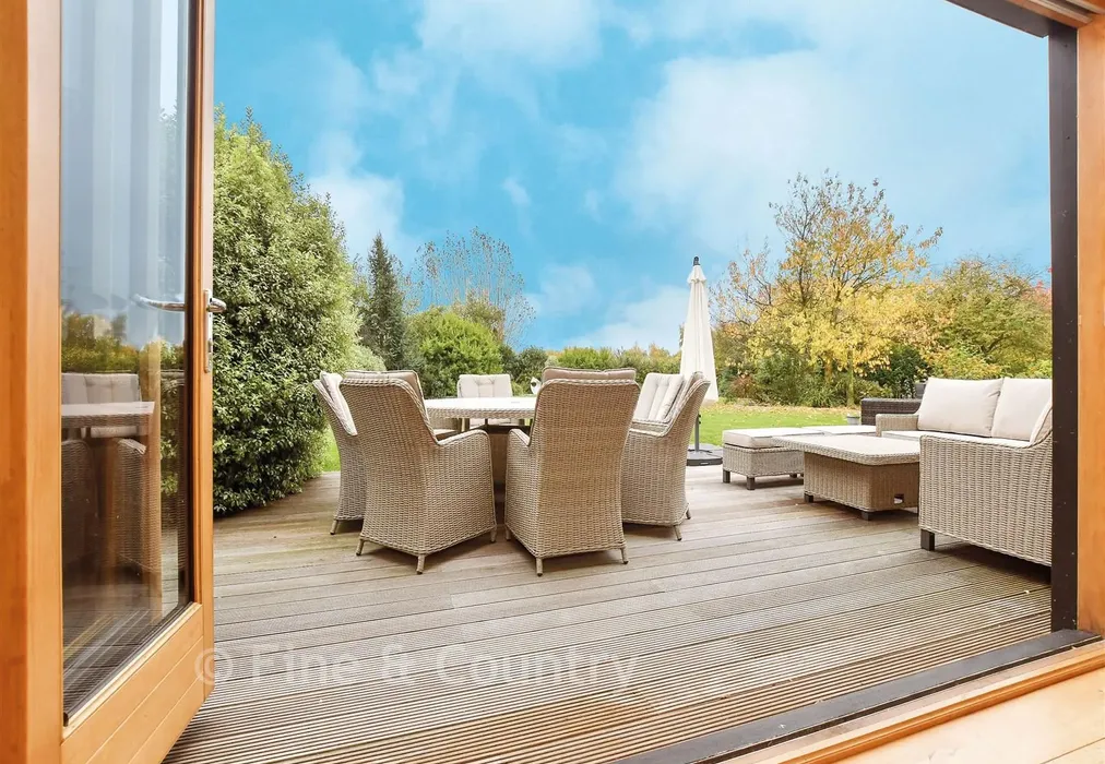 Internal Lifestyle Photograph - Chapel Lane, Blean, Canterbury, Kent - Wards of Kent
