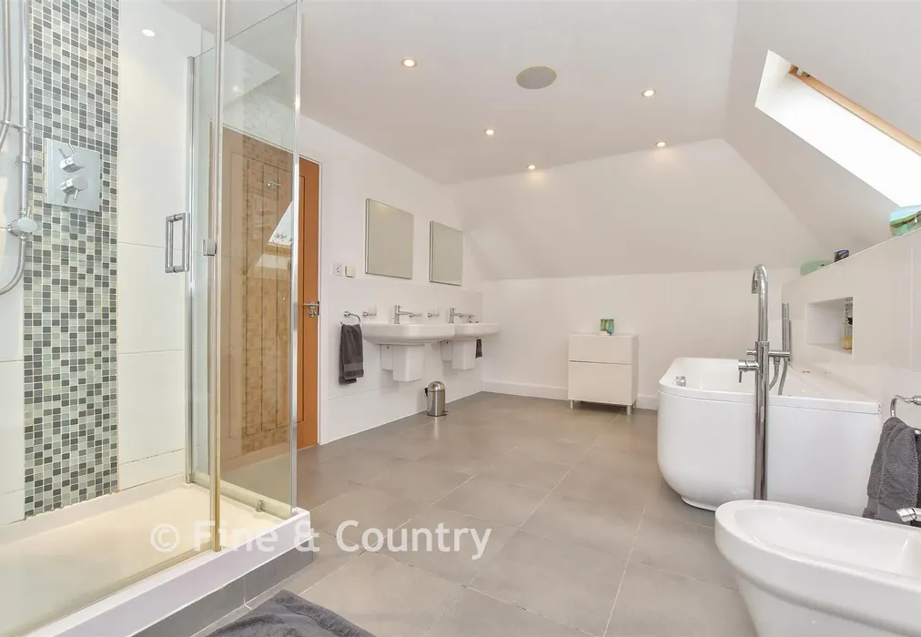 Bathroom - Chapel Lane, Blean, Canterbury, Kent - Wards of Kent