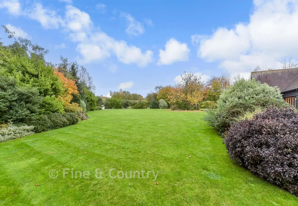 Rear Garden - Chapel Lane, Blean, Canterbury, Kent - Wards of Kent