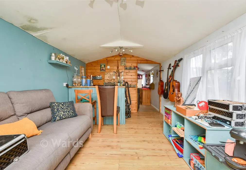 Workshop/Outbuildings - Southwood Road, Ramsgate, Kent - Wards of Kent