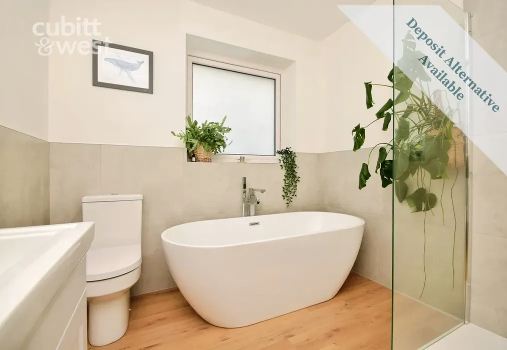 Bathroom - Broomfield Avenue, Telscombe Cliffs, BN10 - Wards of Kent