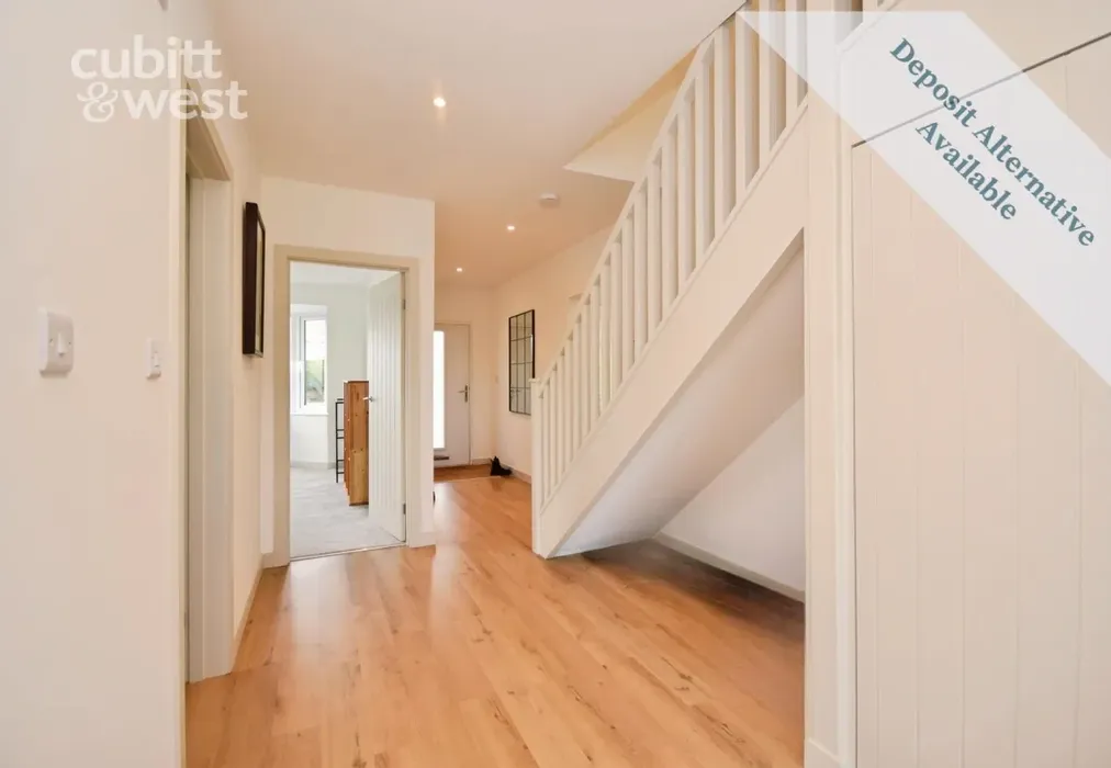 Hallway - Broomfield Avenue, Telscombe Cliffs, BN10 - Wards of Kent