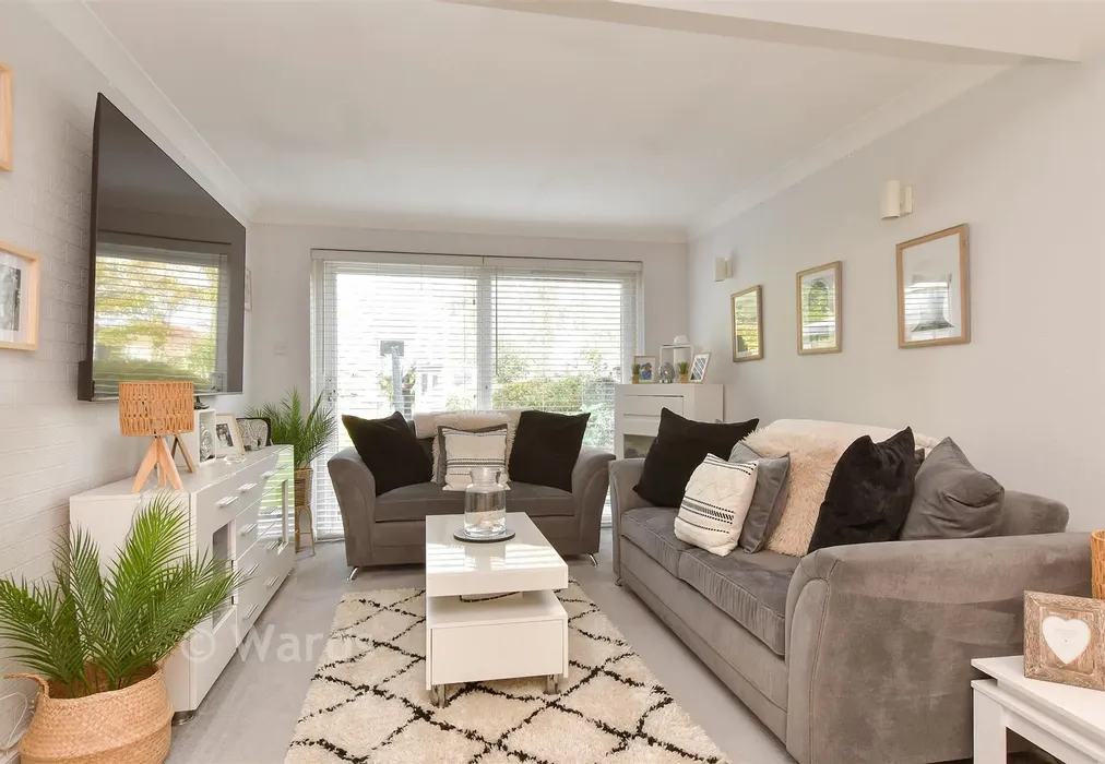 Lounge - Irvine Road, Higham, Rochester, Kent - Wards of Kent