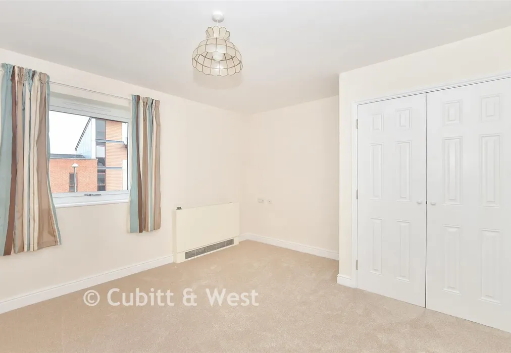 Bedroom - Commonwealth Drive, Three Bridges, Crawley, West Sussex - Wards of Kent