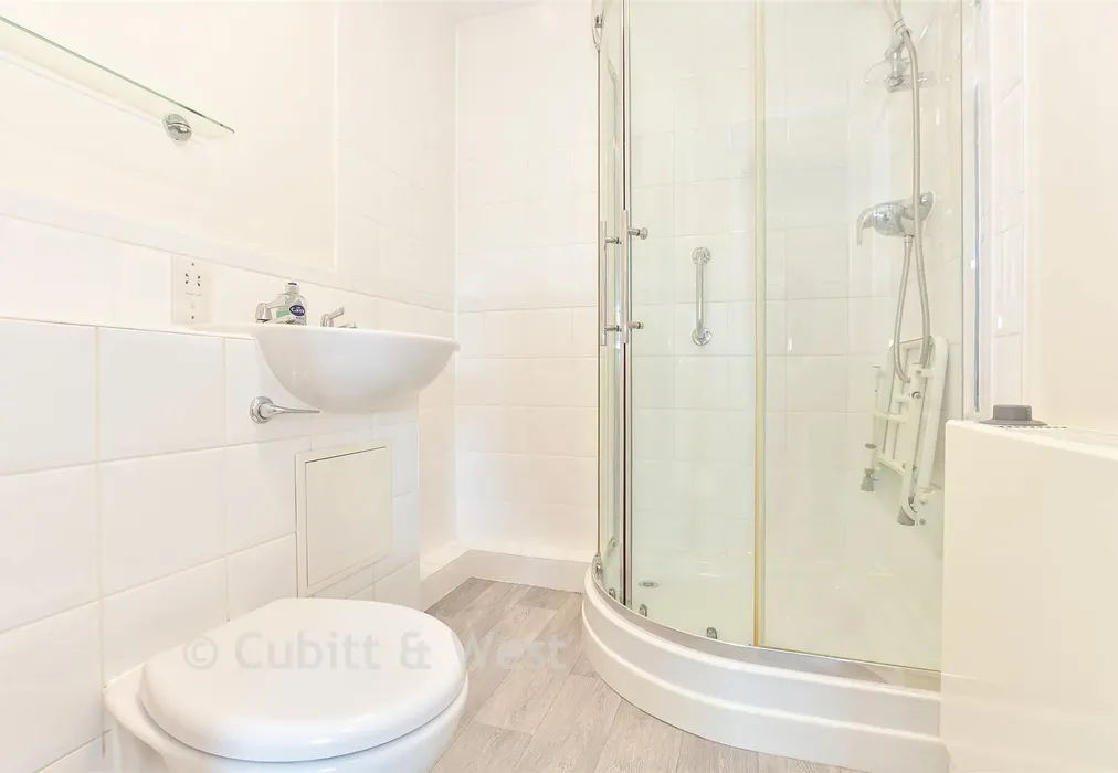 En-Suite Shower Room - Commonwealth Drive, Three Bridges, Crawley, West Sussex - Wards of Kent