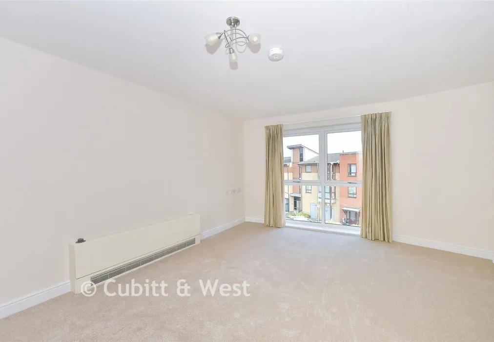 Lounge - Commonwealth Drive, Three Bridges, Crawley, West Sussex - Wards of Kent