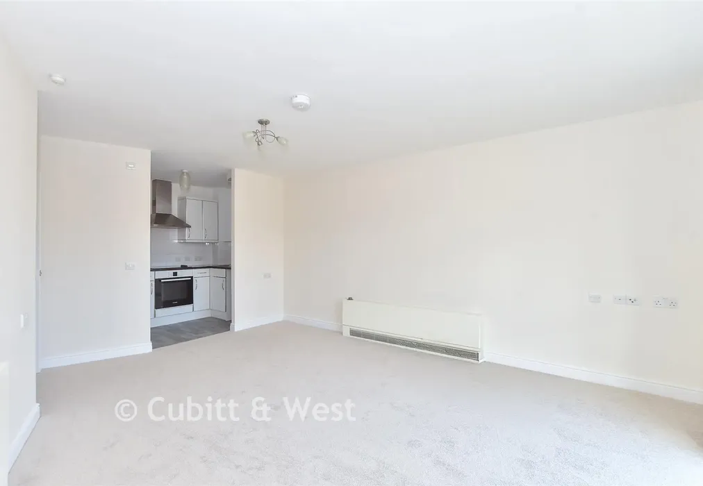 Lounge - Commonwealth Drive, Three Bridges, Crawley, West Sussex - Wards of Kent