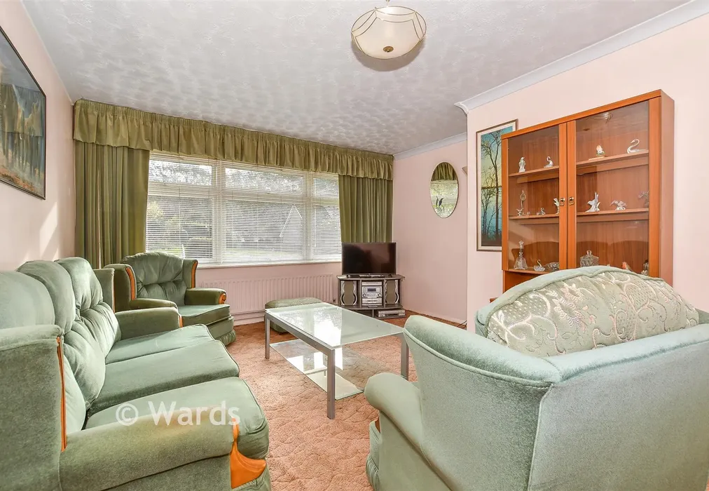 Lounge - Queens Road, Willesborough, Ashford, Kent - Wards of Kent