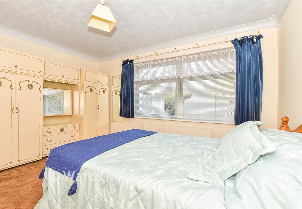 Bedroom 1 - Queens Road, Willesborough, Ashford, Kent - Wards of Kent