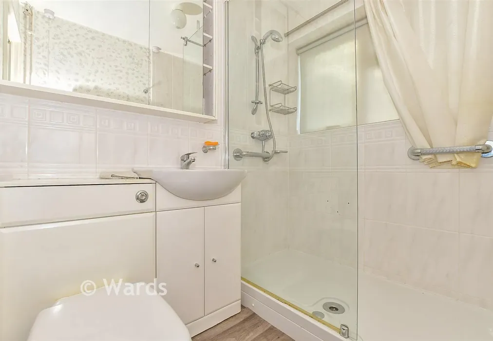 Shower Room - Queens Road, Willesborough, Ashford, Kent - Wards of Kent