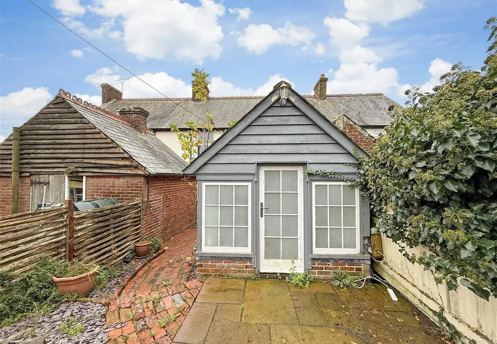 Rear - Ruckinge Road, Bilsington, Ashford, Kent - Wards of Kent