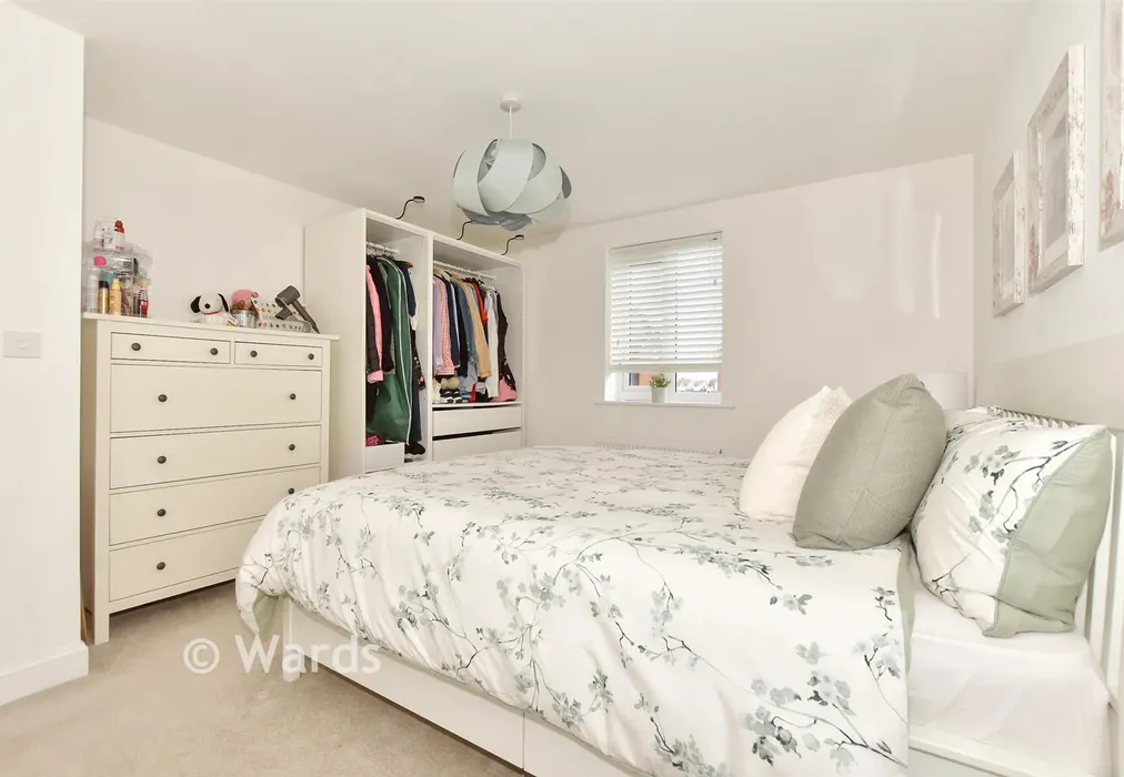 Bedroom 1 - Dearman Crescent, Hythe, Kent - Wards of Kent