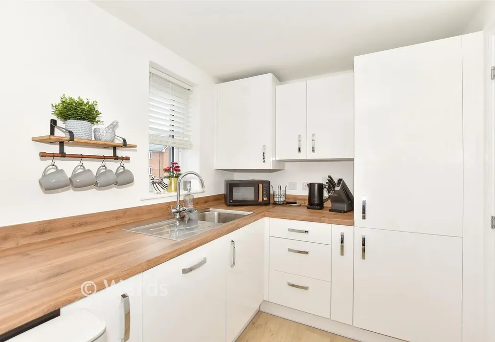 Kitchen - Dearman Crescent, Hythe, Kent - Wards of Kent
