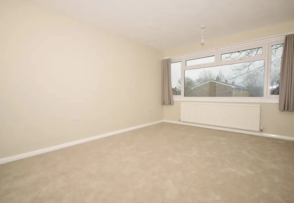 DSC_0039 - St. Georges Drive Chichester PO19 - Wards of Kent