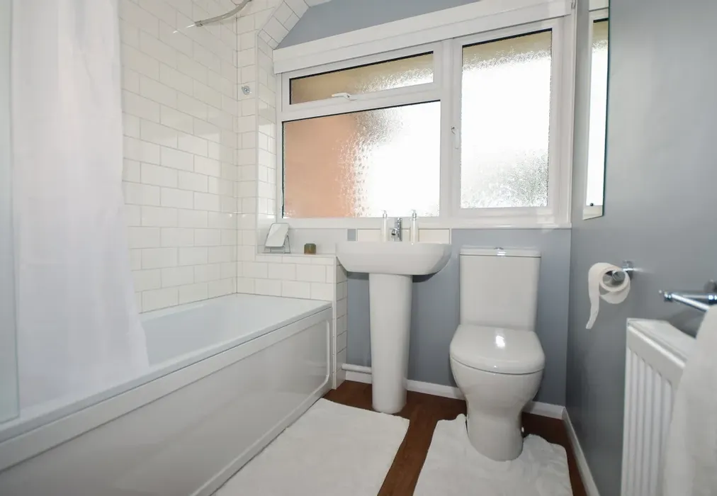 DSC_0029 - St. Georges Drive Chichester PO19 - Wards of Kent