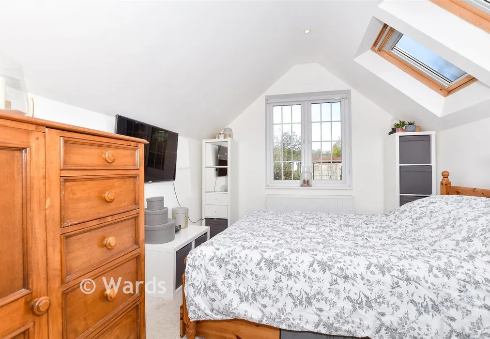Bedroom 1 - Tonbridge Road, Maidstone, Kent - Wards of Kent