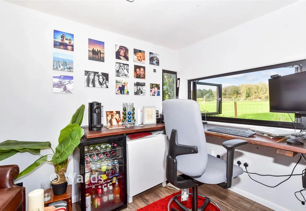 Workshop/Outbuildings - Tonbridge Road, Maidstone, Kent - Wards of Kent