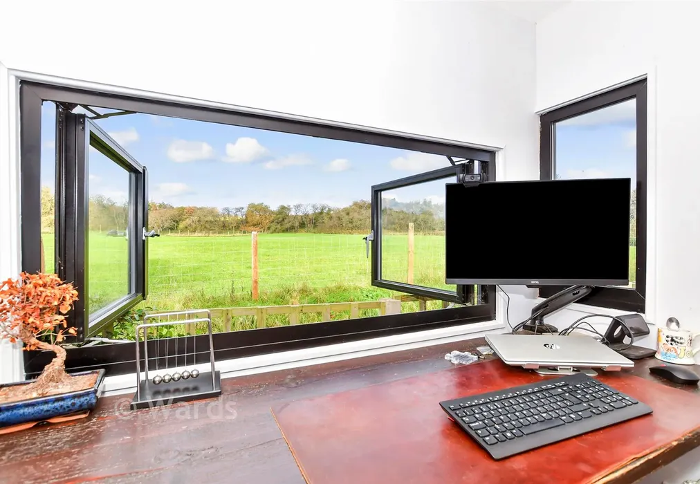 External Lifestyle Photograph - Tonbridge Road, Maidstone, Kent - Wards of Kent