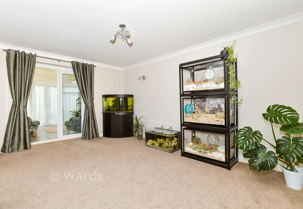 Lounge - Longfield Place, Maidstone, Kent - Wards of Kent