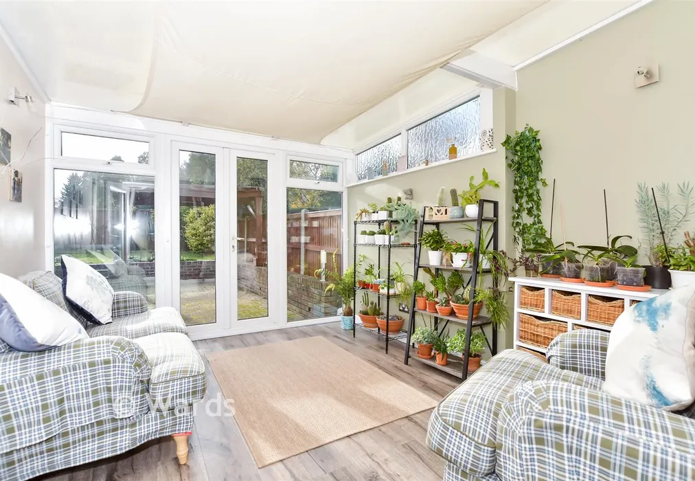 Conservatory - Longfield Place, Maidstone, Kent - Wards of Kent