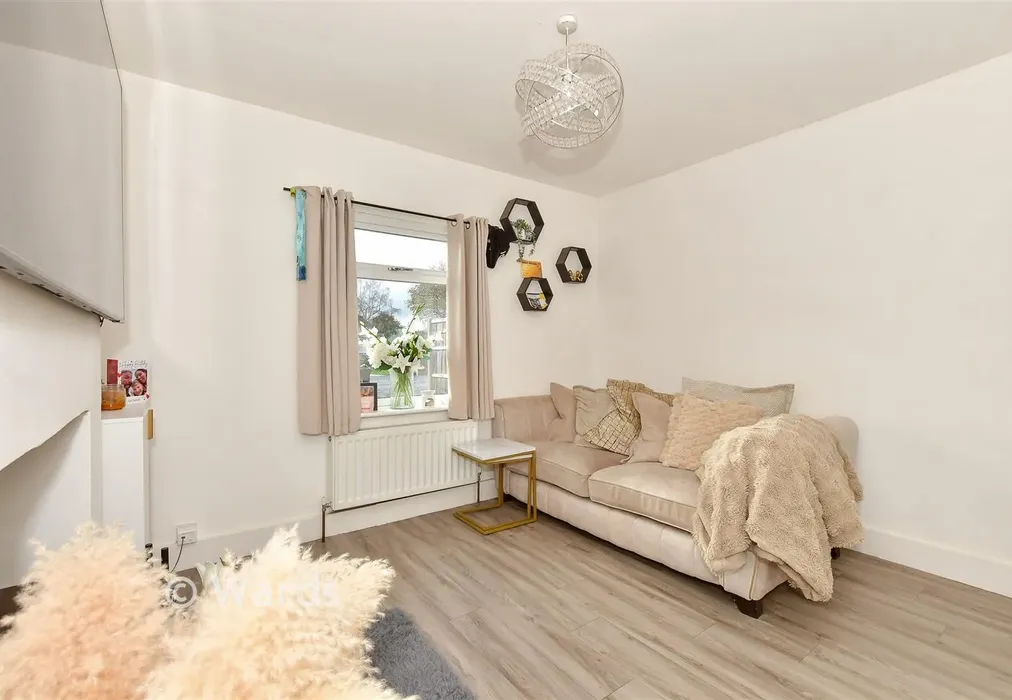 Lounge - Howfield Lane, Chartham Hatch, Canterbury, Kent - Wards of Kent