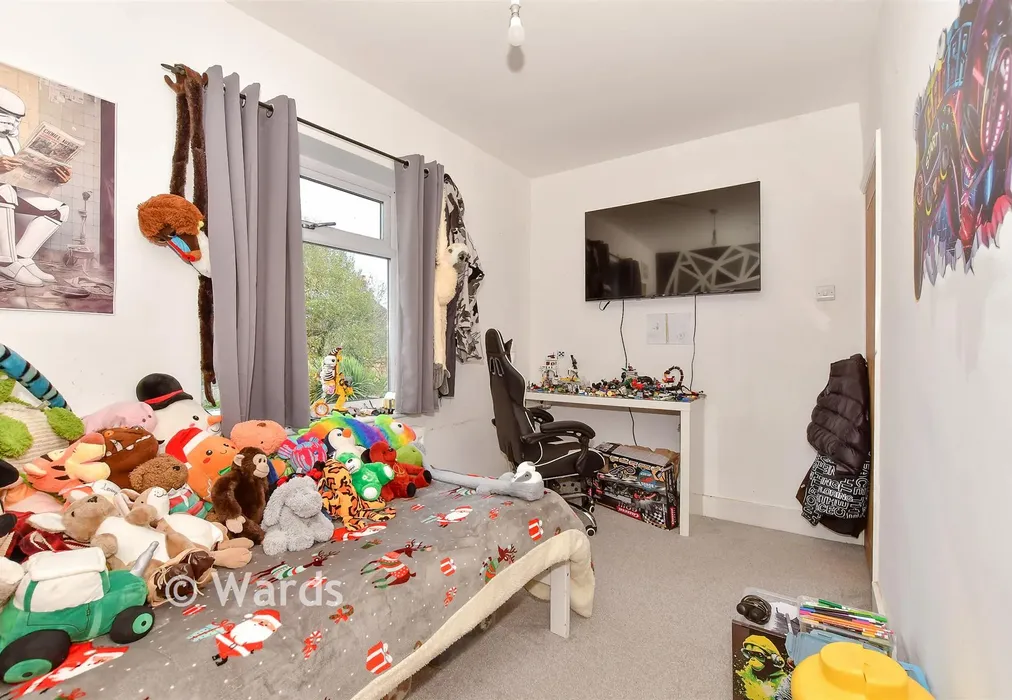 Bedroom 2 - Howfield Lane, Chartham Hatch, Canterbury, Kent - Wards of Kent