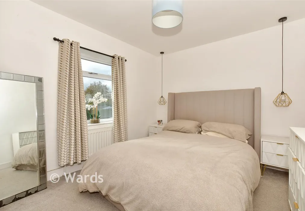 Bedroom 1 - Howfield Lane, Chartham Hatch, Canterbury, Kent - Wards of Kent