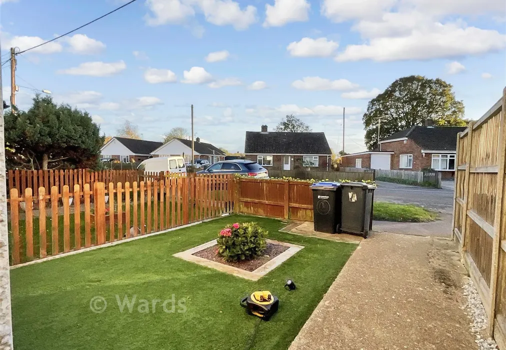 Front Garden - Howfield Lane, Chartham Hatch, Canterbury, Kent - Wards of Kent