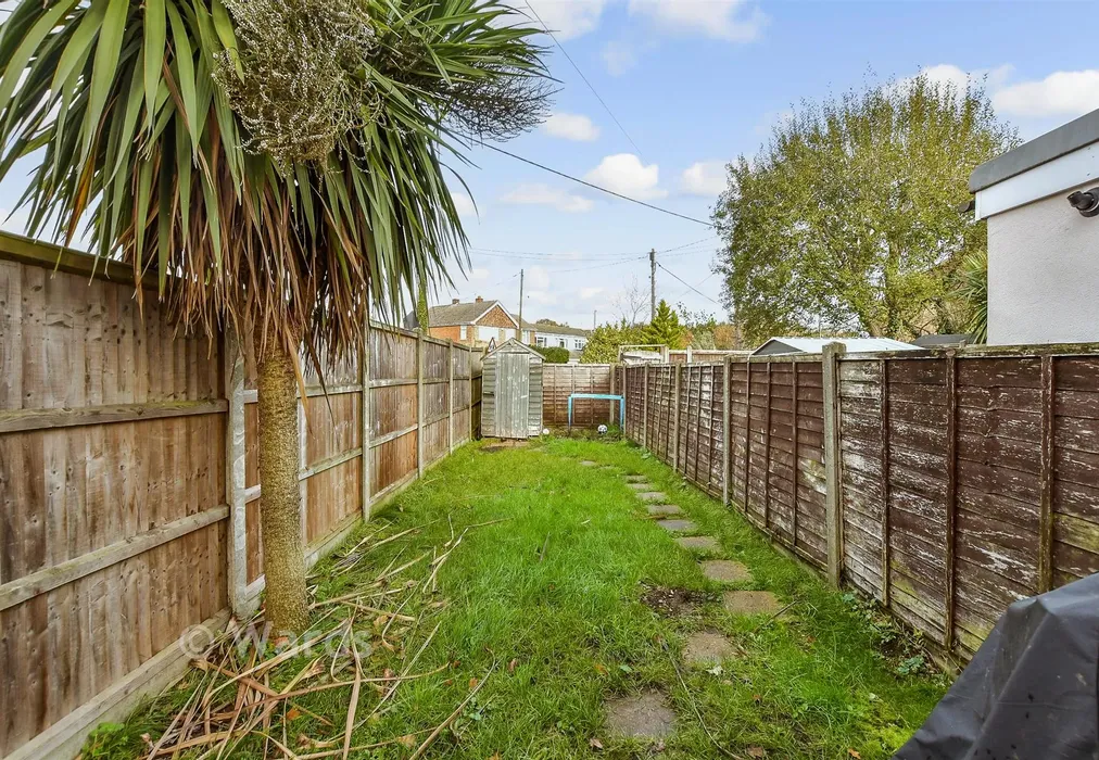 Bathroom - Howfield Lane, Chartham Hatch, Canterbury, Kent - Wards of Kent