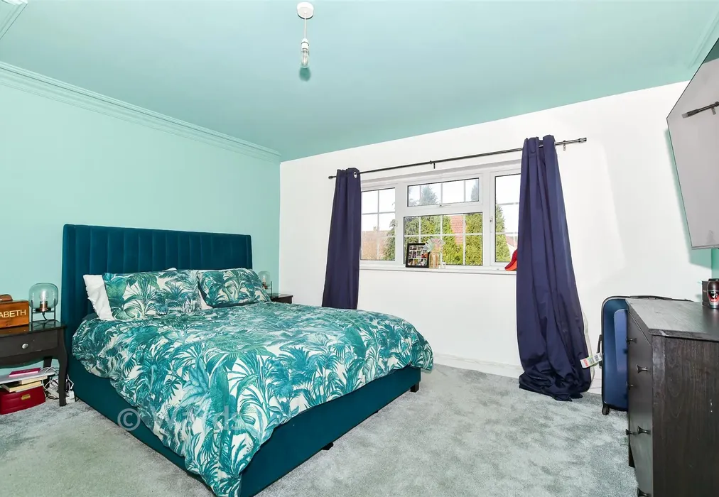 Bedroom 1 - Queen Elizabeth Square, Maidstone, Kent - Wards of Kent