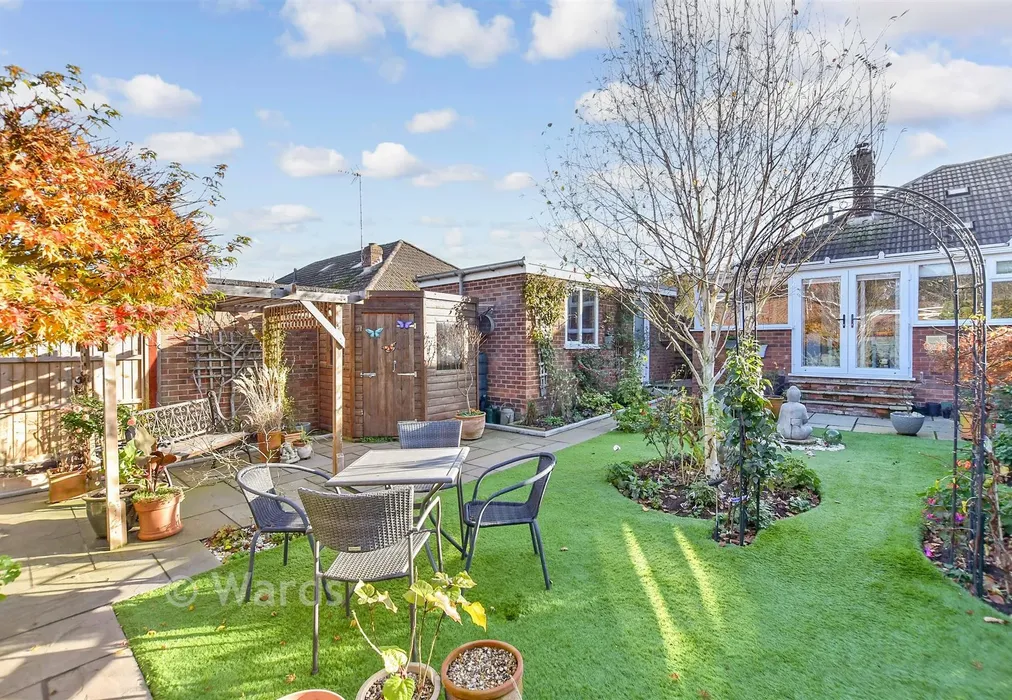 Rear Garden - Whiteheads Lane, Bearsted, Maidstone, Kent - Wards of Kent