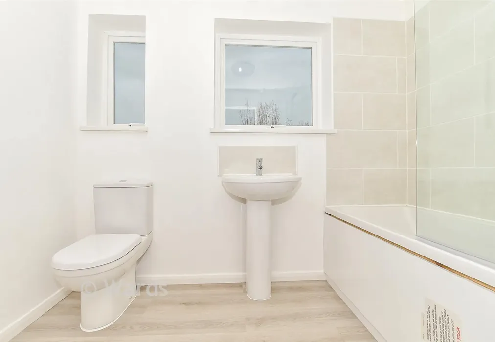 Bathroom - Willow Crescent, Staplehurst, Tonbridge, Kent - Wards of Kent