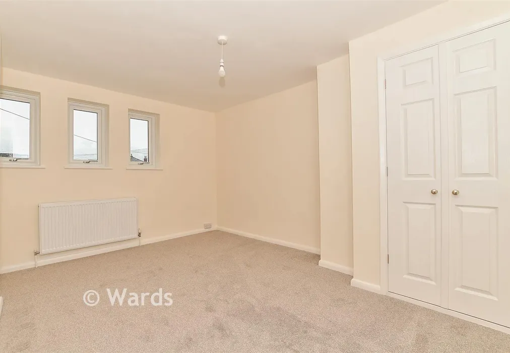 Bedroom 1 - Willow Crescent, Staplehurst, Tonbridge, Kent - Wards of Kent