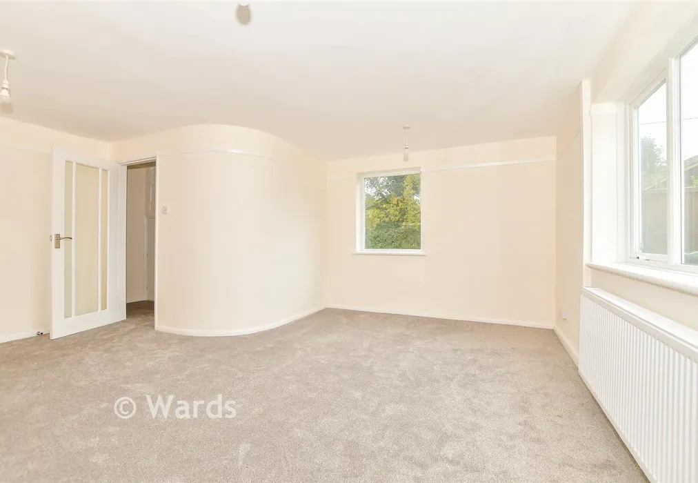 Lounge - Willow Crescent, Staplehurst, Tonbridge, Kent - Wards of Kent