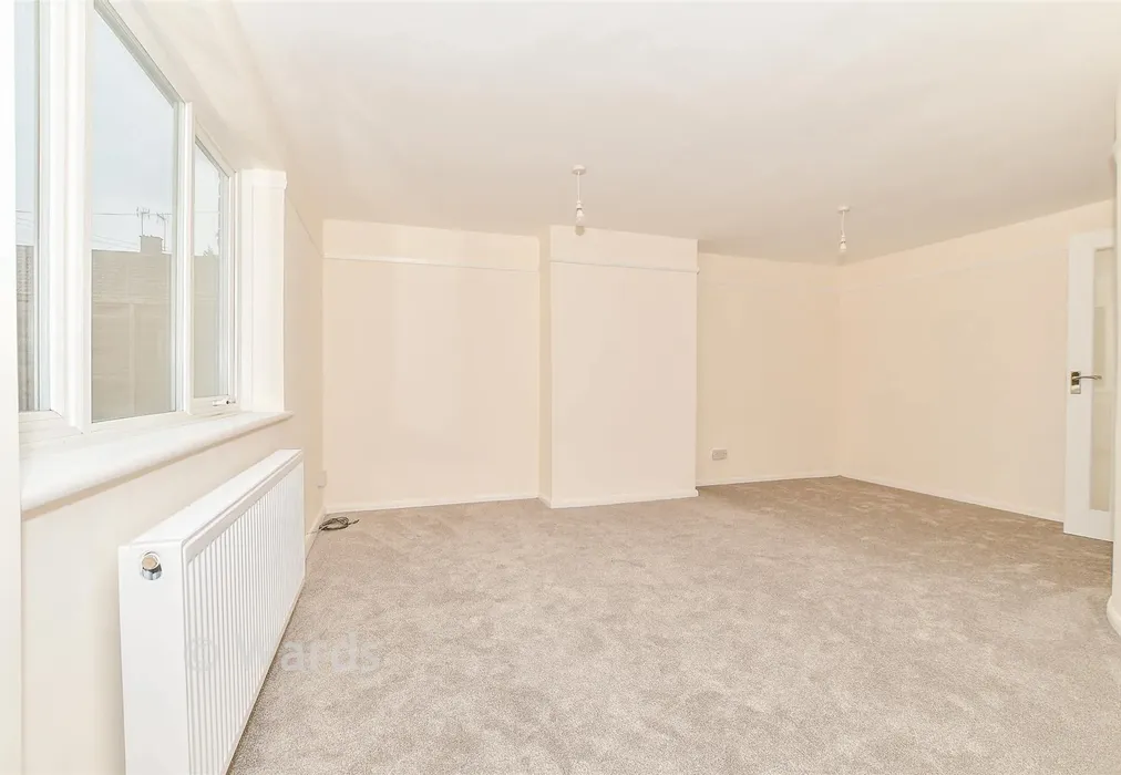 Lounge - Willow Crescent, Staplehurst, Tonbridge, Kent - Wards of Kent