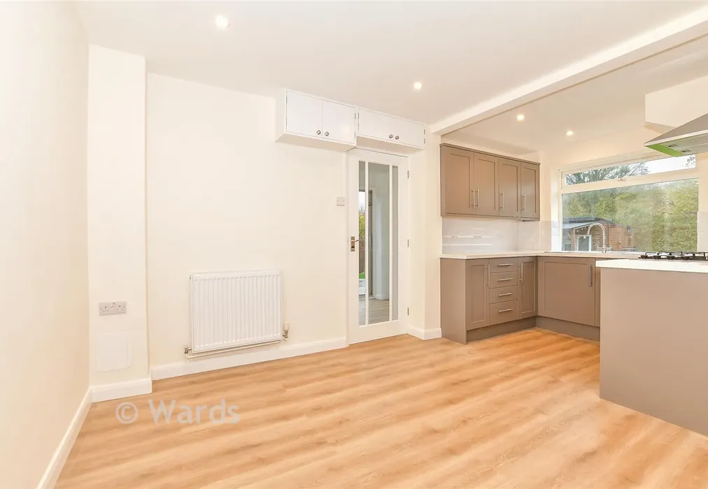 Kitchen - Willow Crescent, Staplehurst, Tonbridge, Kent - Wards of Kent