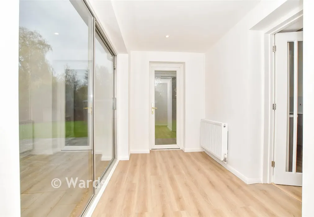 Garden Room - Willow Crescent, Staplehurst, Tonbridge, Kent - Wards of Kent