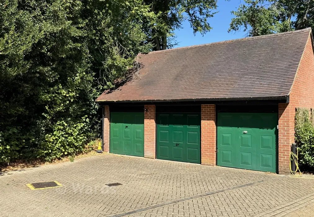 Garage - Old Parsonage Court, West Malling, Kent - Wards of Kent