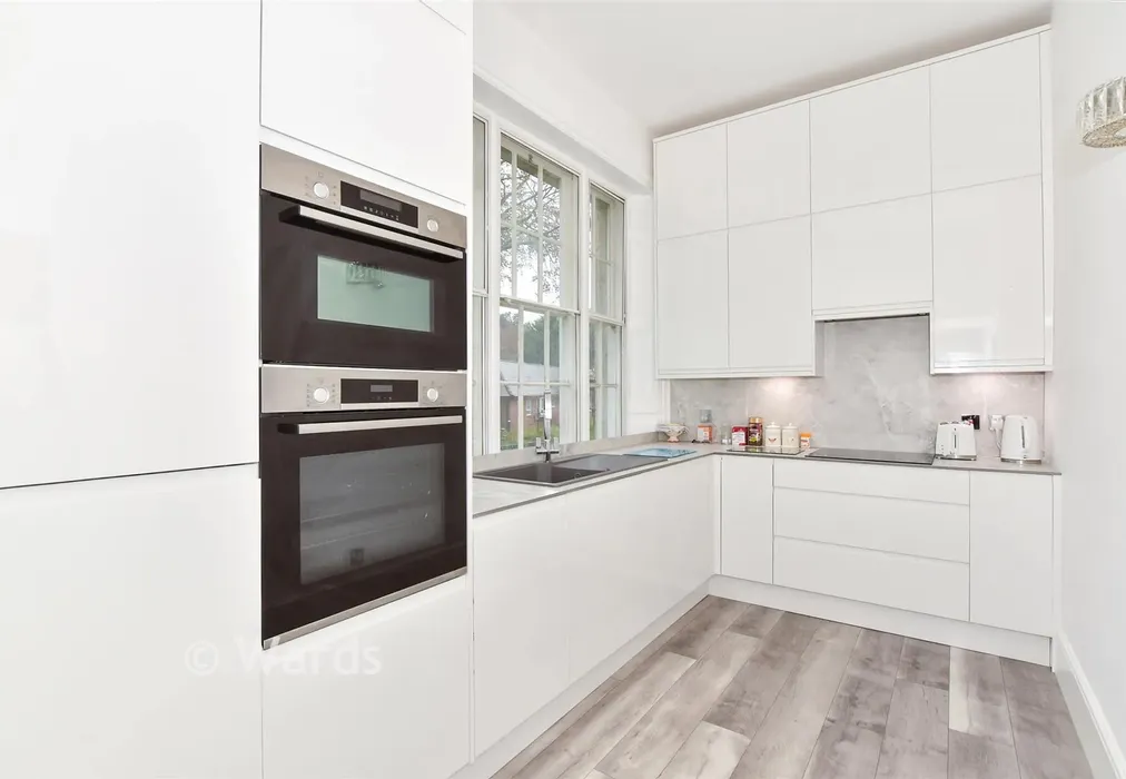 Kitchen - Old Parsonage Court, West Malling, Kent - Wards of Kent